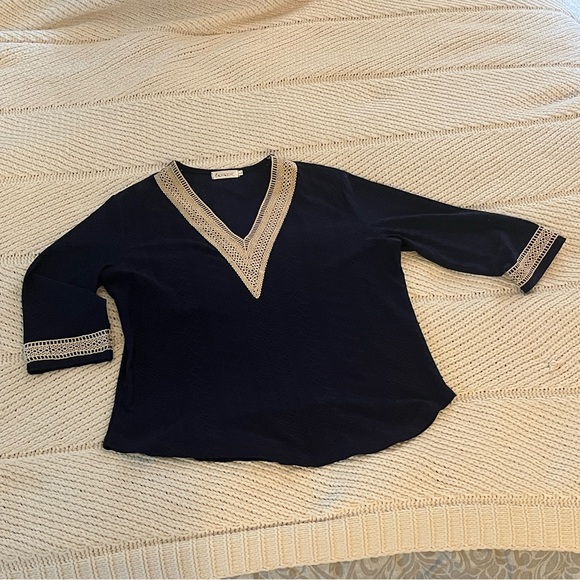 Elegant Navy Top with Gold Accents - Picture 2 of 3